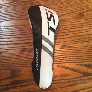 Brand new Titlesit TSI driver head cover.